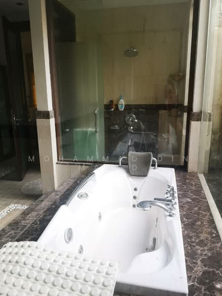 Bungalow for Sale in Sultan Abdul Aziz Shah Golf & Country Club (Shah Alam) - Mohammad Din Majid - PropertyGuru.com.my