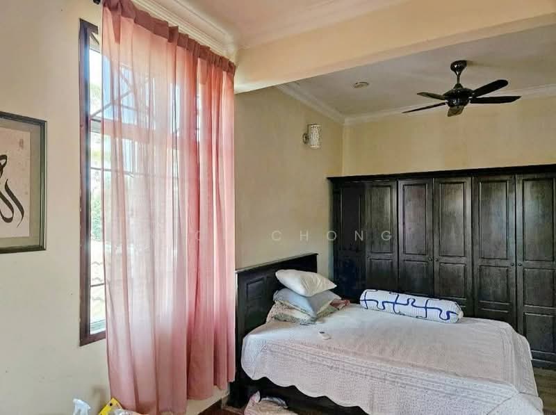 1.5-storey Terraced House for Sale in Taman Daya (Johor Bahru) - Nico Chong - Bedroom - PropertyGuru.com.my