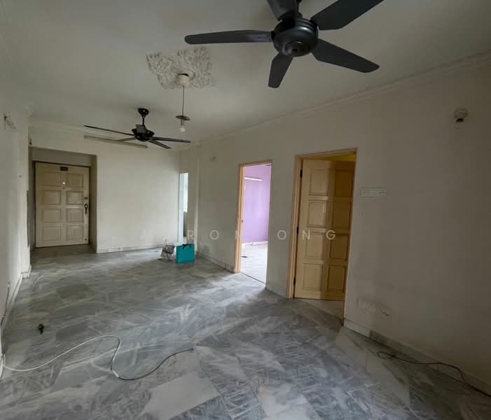 Apartment for Sale at Teratai Mewah Apartment Block 15,17,19,21 - Aaron Ong - Living Room - PropertyGuru.com.my