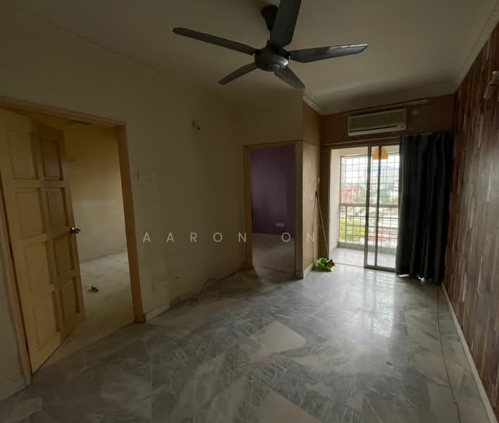 Apartment for Sale at Teratai Mewah Apartment Block 15,17,19,21 - Aaron Ong - Living Room - PropertyGuru.com.my