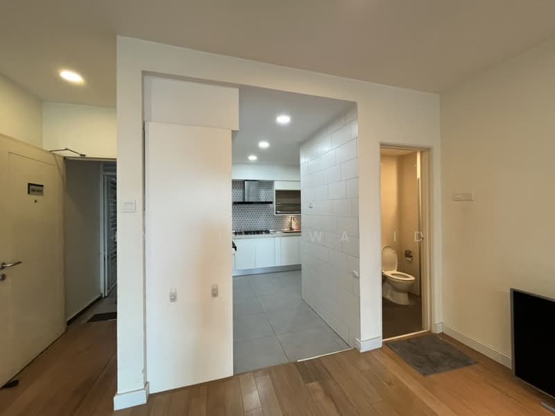 Service Residence for Sale at Vista Alam Serviced Apartment - Fadhlin Wahid - Kitchen - PropertyGuru.com.my