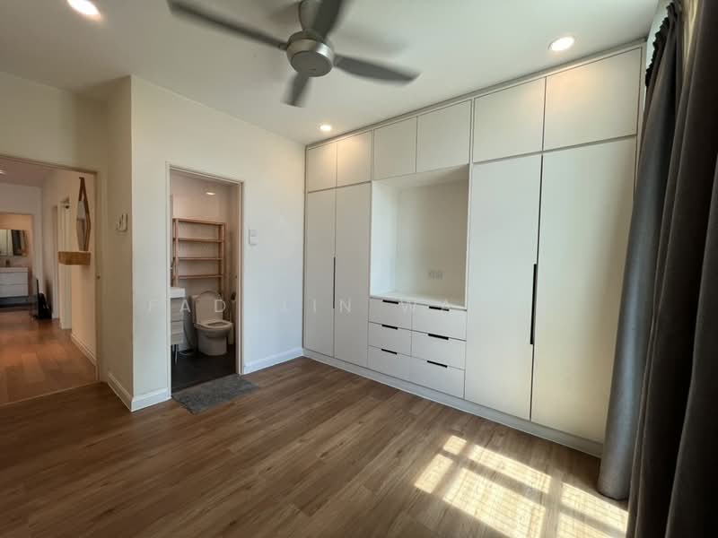 Service Residence for Sale at Vista Alam Serviced Apartment - Fadhlin Wahid - Bedroom - PropertyGuru.com.my