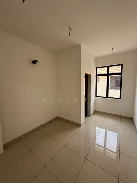 2-storey Terraced House for Rent in Taman Rinting (Masai) - Jemie . - Interior - PropertyGuru.com.my