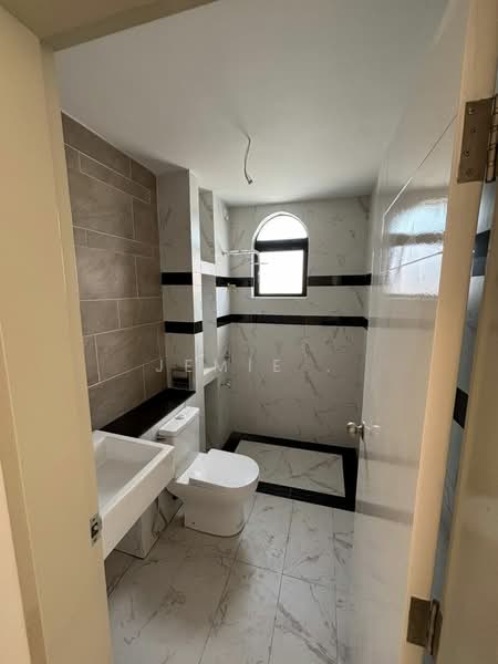 2-storey Terraced House for Rent in Taman Rinting (Masai) - Jemie . - Bathroom - PropertyGuru.com.my