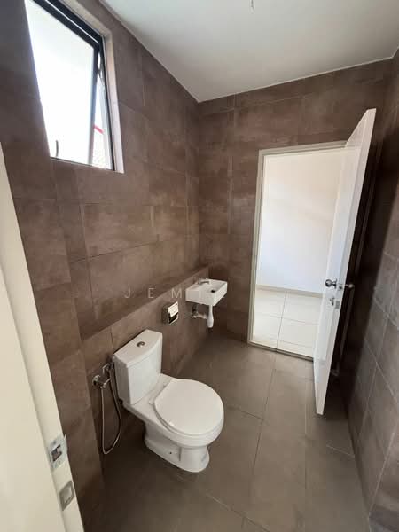 2-storey Terraced House for Rent in Taman Rinting (Masai) - Jemie . - Bathroom - PropertyGuru.com.my