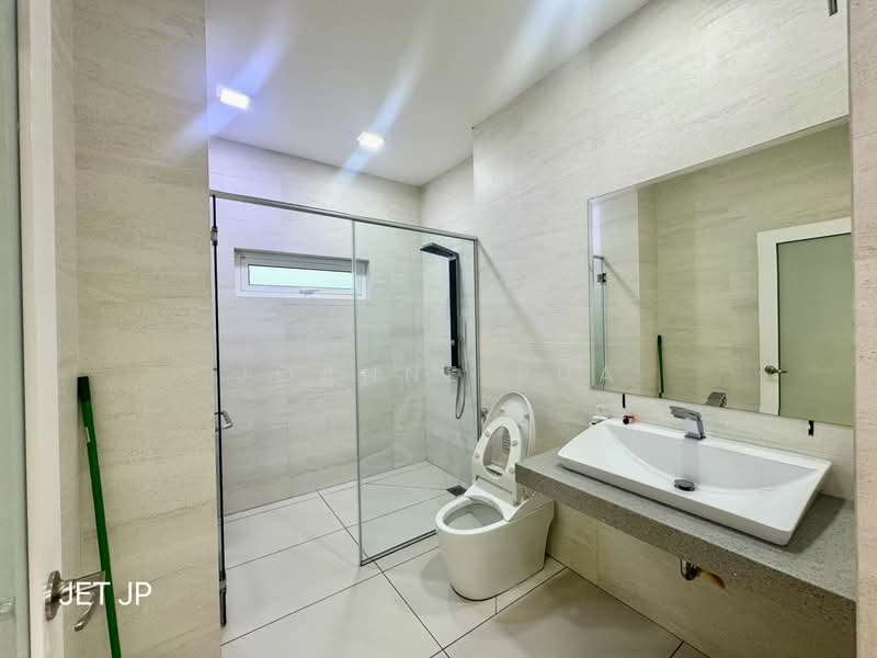 Rumah Berkembar untuk Dijual di Canary Garden (Klang) - Joanne Pua - Bathroom - PropertyGuru.com.my