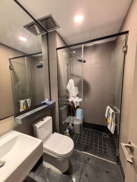 Servis Apartment untuk Disewa di Bloomsvale Menara Vista Petaling - KK Yap - Bathroom - PropertyGuru.com.my