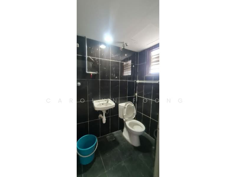 Pangsapuri untuk Dijual di Subang Perdana Goodyear Court 9 - Carolyn Foong - Bathroom - PropertyGuru.com.my
