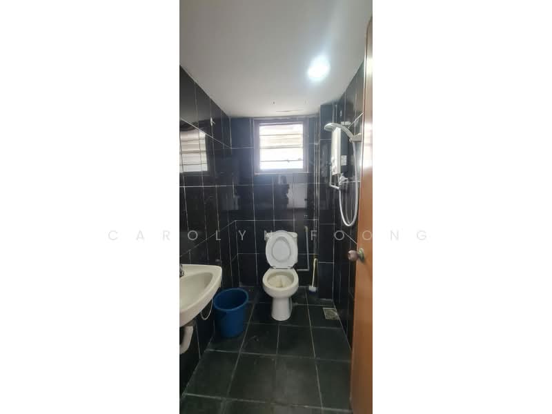 Pangsapuri untuk Dijual di Subang Perdana Goodyear Court 9 - Carolyn Foong - Bathroom - PropertyGuru.com.my