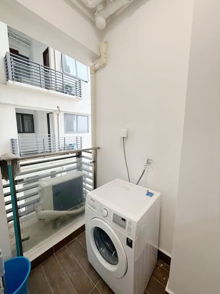 Condominium for Rent at Kings Bay @ Country Garden Danga Bay - Bess Wong - Balcony - PropertyGuru.com.my