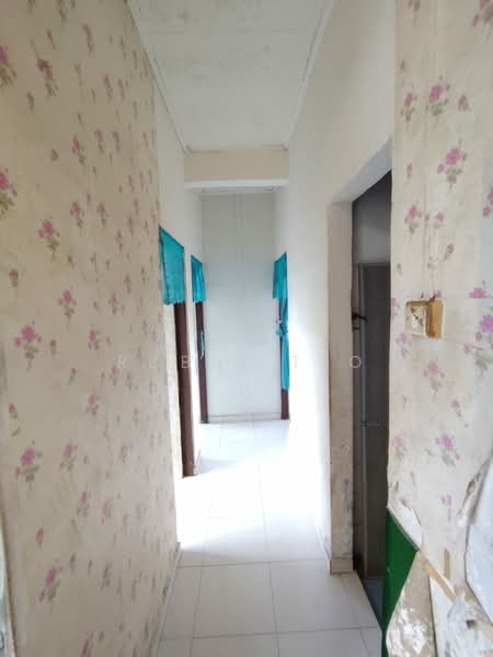 Flat for Sale at Perumahan Rakyat Lima Kedai - Robin Teo - Corridor - PropertyGuru.com.my