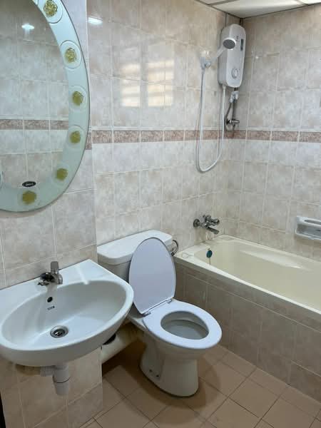Condominium for Sale at Grand View - Ms. Lim - Bathroom - PropertyGuru.com.my