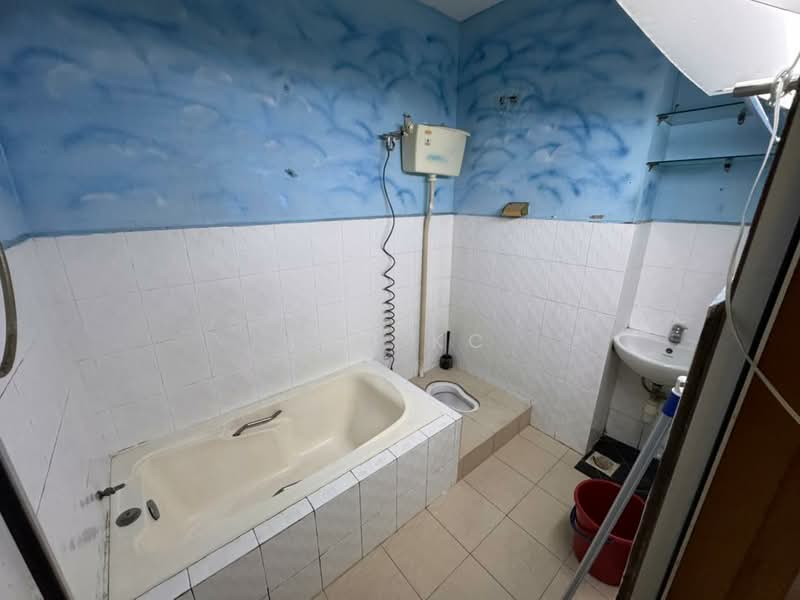1-storey Terraced House for Rent in Petaling Jaya (Selangor) - Loh KC - Bathroom - PropertyGuru.com.my