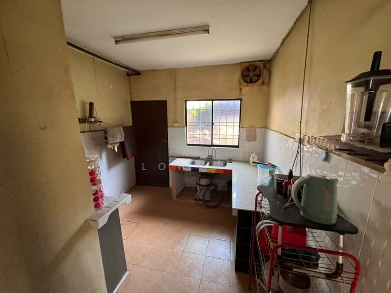 1-storey Terraced House for Rent in Petaling Jaya (Selangor) - Loh KC - Kitchen - PropertyGuru.com.my
