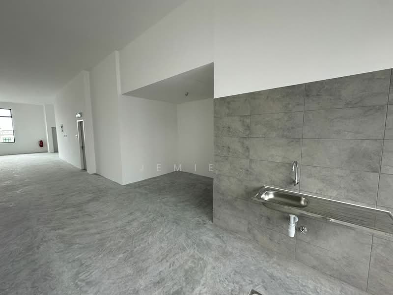 Kedai / Pejabat untuk Disewa di Taman Pelangi (Johor Bahru) - Jemie . - Interior - PropertyGuru.com.my
