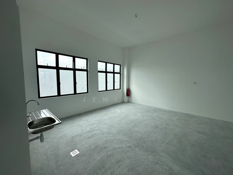 Kedai / Pejabat untuk Disewa di Taman Pelangi (Johor Bahru) - Jemie . - Interior - PropertyGuru.com.my