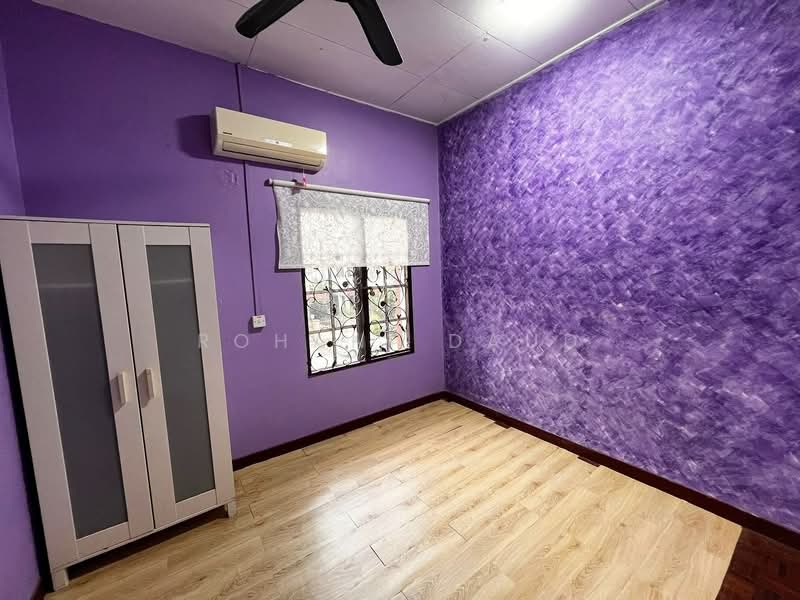 Semi-Detached House for Rent in Bandar Bukit Mahkota (Bangi) - Rohani Daud - Bedroom - PropertyGuru.com.my