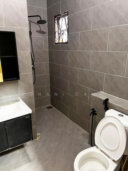 Semi-Detached House for Rent in Bandar Bukit Mahkota (Bangi) - Rohani Daud - Bathroom - PropertyGuru.com.my