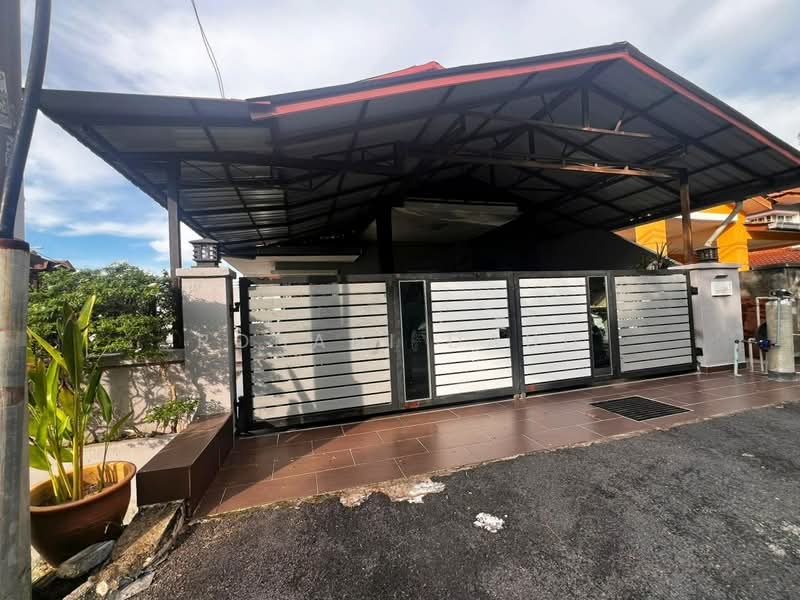 Semi-Detached House for Rent in Bandar Bukit Mahkota (Bangi) - Rohani Daud - Exterior - PropertyGuru.com.my