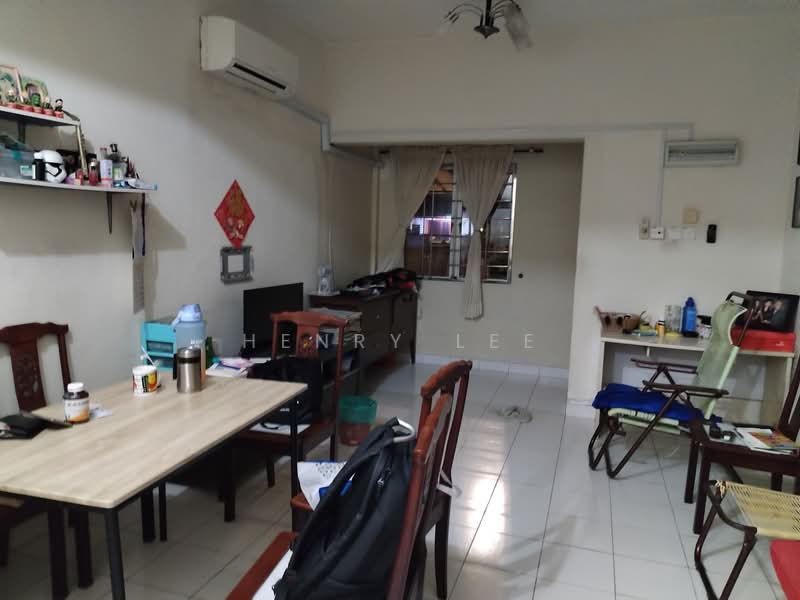 2-storey Terraced House for Sale in TAMAN PUCHONG UTAMA (Puchong) - Henry Lee - Living Room - PropertyGuru.com.my