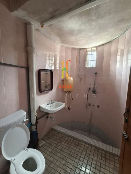 2-storey Terraced House for Sale in Taman Berkeley (Klang) - M.K. Heng - Bathroom - PropertyGuru.com.my