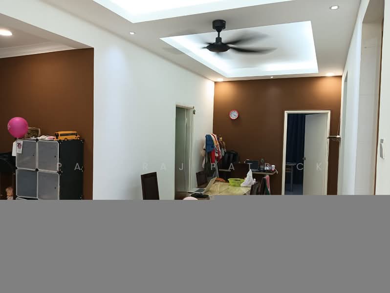 Servis Apartment untuk Dijual di Millennium Place @ Millennium Square - Paul Raj Patrick - Living Room - PropertyGuru.com.my