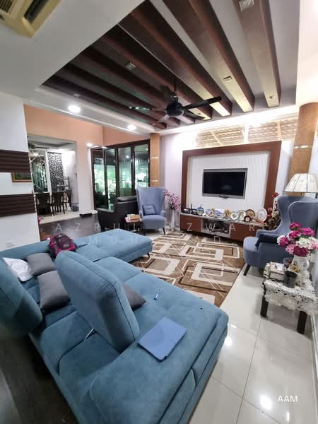 Rumah Banglo untuk Dijual di Bandar Baru Enstek (Bandar Enstek) - Azrul Azwar Muhamad - Living Room - PropertyGuru.com.my