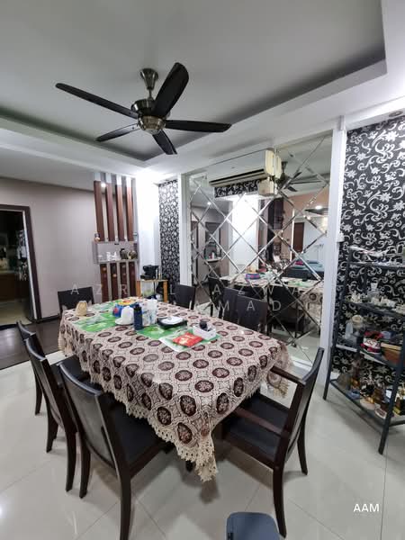 Rumah Banglo untuk Dijual di Bandar Baru Enstek (Bandar Enstek) - Azrul Azwar Muhamad - Dining Room - PropertyGuru.com.my