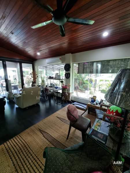 Rumah Banglo untuk Dijual di Bandar Baru Enstek (Bandar Enstek) - Azrul Azwar Muhamad - Living Room - PropertyGuru.com.my