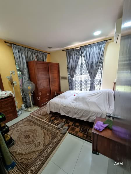 Rumah Banglo untuk Dijual di Bandar Baru Enstek (Bandar Enstek) - Azrul Azwar Muhamad - Bedroom - PropertyGuru.com.my