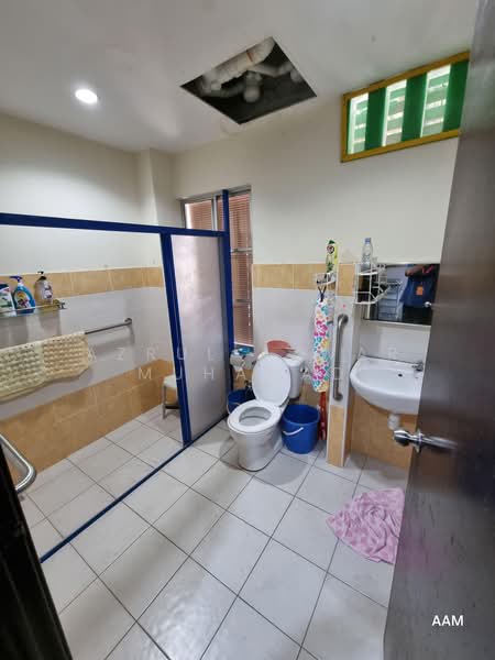 Rumah Banglo untuk Dijual di Bandar Baru Enstek (Bandar Enstek) - Azrul Azwar Muhamad - Bathroom - PropertyGuru.com.my
