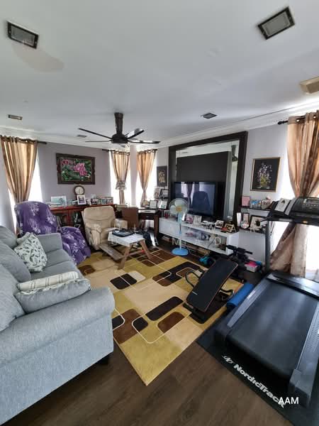 Rumah Banglo untuk Dijual di Bandar Baru Enstek (Bandar Enstek) - Azrul Azwar Muhamad - Living Room - PropertyGuru.com.my