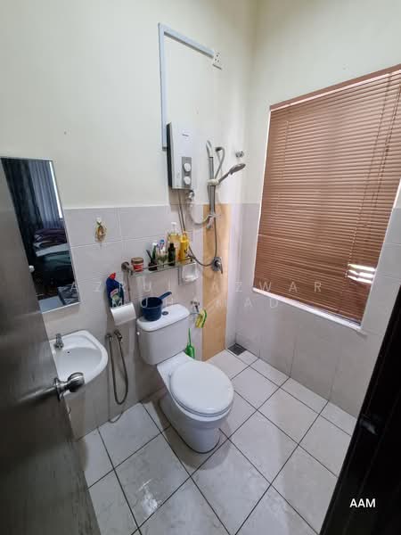 Rumah Banglo untuk Dijual di Bandar Baru Enstek (Bandar Enstek) - Azrul Azwar Muhamad - Bathroom - PropertyGuru.com.my