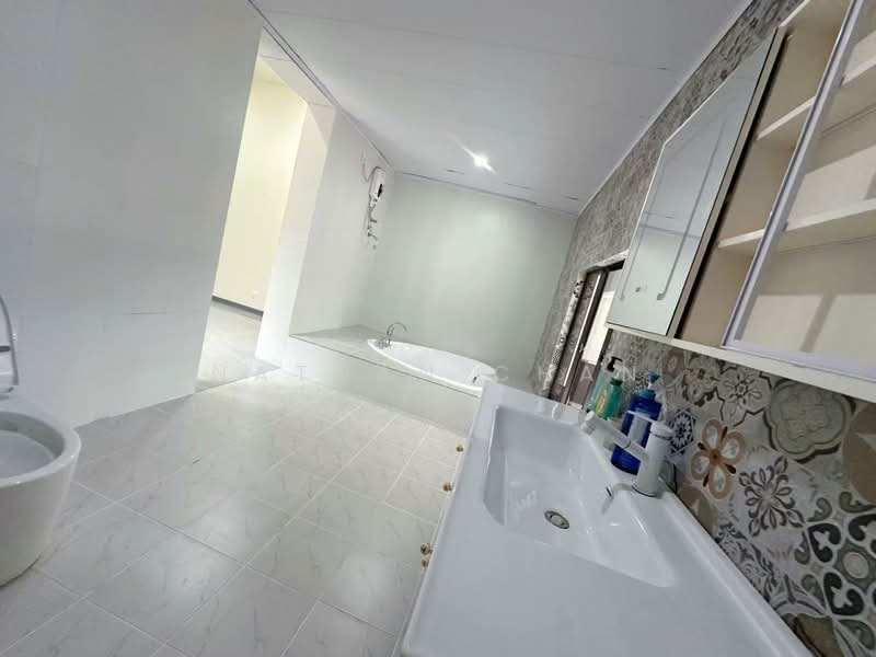 Rumah Berkembar untuk Dijual di Taman Abad (Johor Bahru) - Nathan Chan - PropertyGuru.com.my
