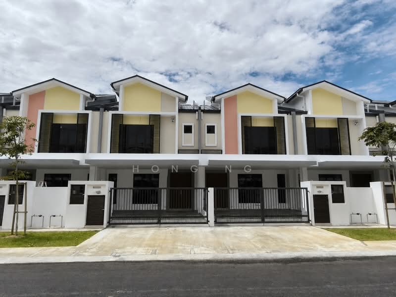 Rumah Teres 2 Tingkat untuk Dijual di Setia Utama (Setia Alam) - Hong Ng - PropertyGuru.com.my