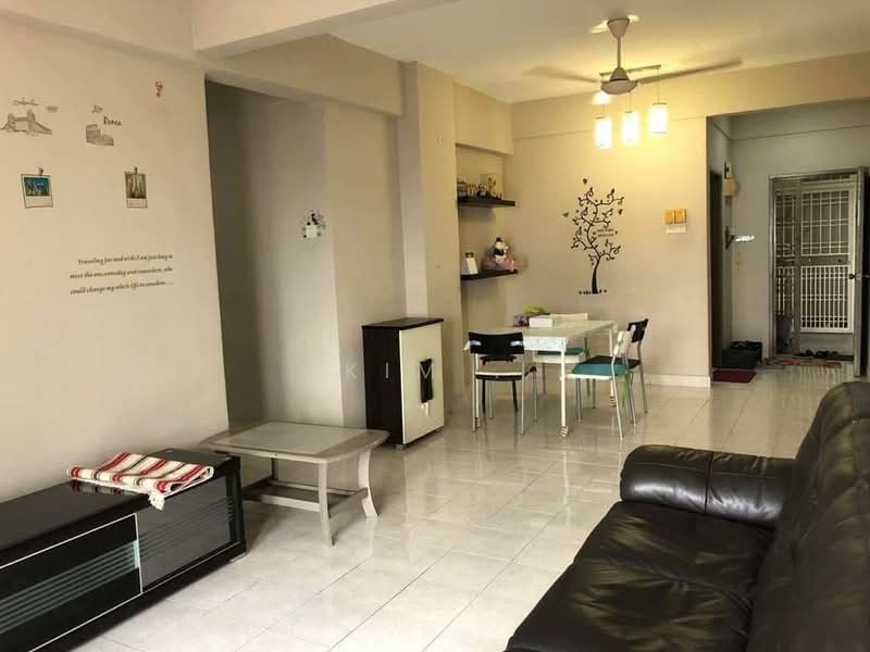 Pangsapuri untuk Disewa di Bayu Puteri 2 - Kim . - Living Room - PropertyGuru.com.my