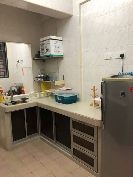 Pangsapuri untuk Disewa di Bayu Puteri 2 - Kim . - Kitchen - PropertyGuru.com.my