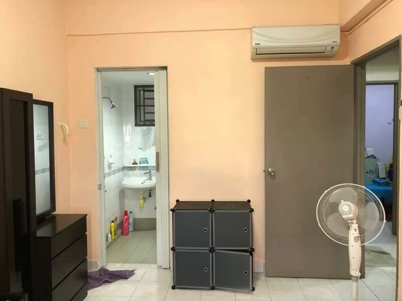 Pangsapuri untuk Disewa di Bayu Puteri 2 - Kim . - Bathroom - PropertyGuru.com.my
