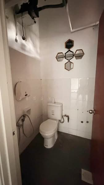 Shop for Rent in Taman Molek (Johor Bahru) - Jessy Koh - Bathroom - PropertyGuru.com.my