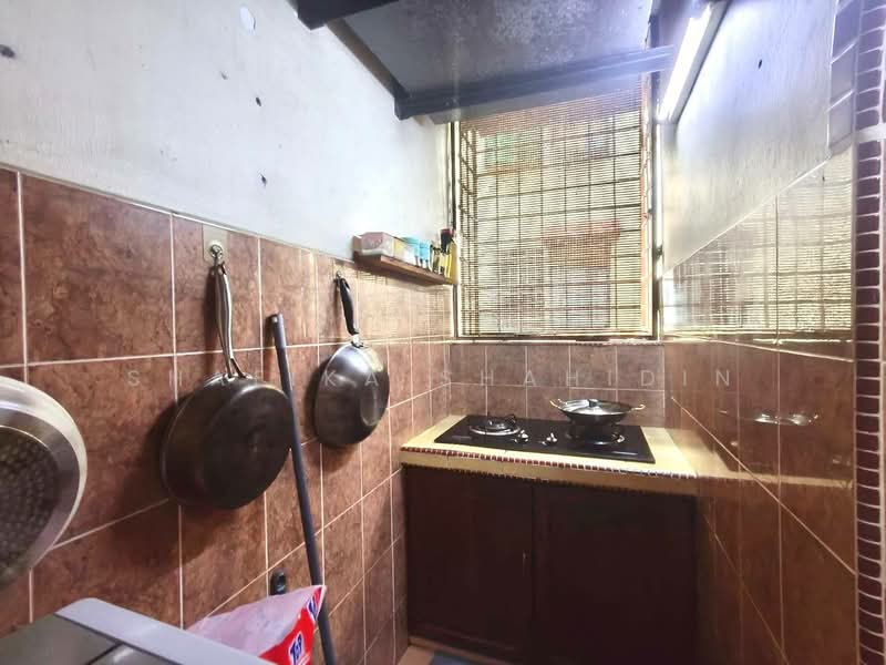 Apartment for Sale at Desa Temenggung Apartment - Shafika Shahidin - Kitchen - PropertyGuru.com.my