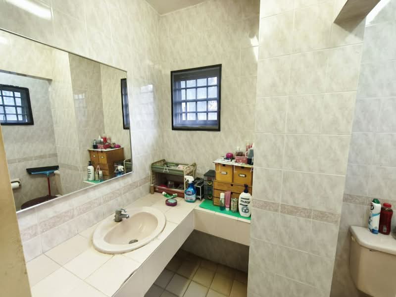2-storey Terraced House for Sale in Shah Alam (Selangor) - Yazila Sulaimi - Bathroom - PropertyGuru.com.my