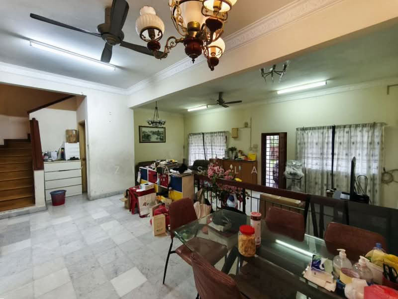 2-storey Terraced House for Sale in Shah Alam (Selangor) - Yazila Sulaimi - Living Room - PropertyGuru.com.my