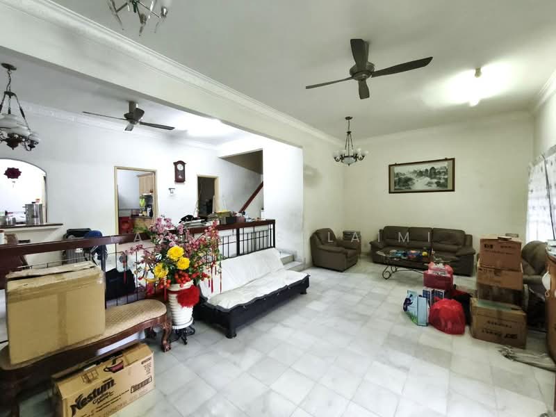 2-storey Terraced House for Sale in Shah Alam (Selangor) - Yazila Sulaimi - Living Room - PropertyGuru.com.my