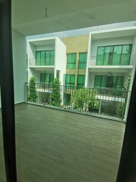 3-storey Terraced House for Sale in Leisure Farm (Gelang Patah) - Tom Chiew - Balcony - PropertyGuru.com.my