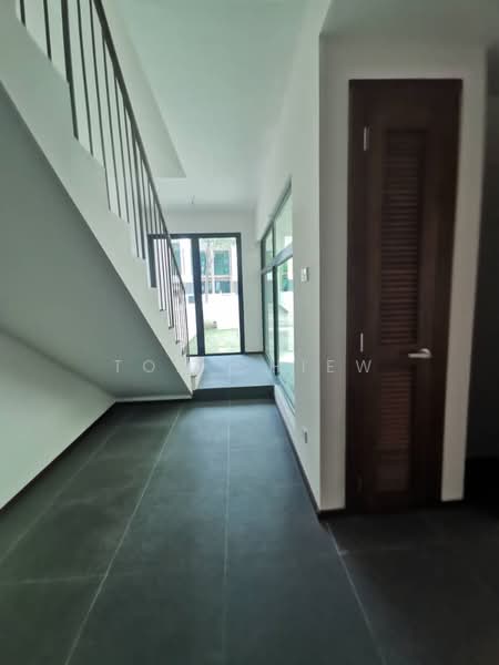 3-storey Terraced House for Sale in Leisure Farm (Gelang Patah) - Tom Chiew - Entrance - PropertyGuru.com.my