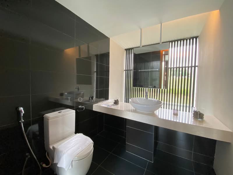 Bungalow for Sale in Leisure Farm (Gelang Patah) - Tom Chiew - Bathroom - PropertyGuru.com.my