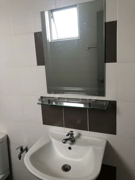 Kondominium untuk Disewa di The Golden Triangle Condominium - A Ee Ee - Bathroom - PropertyGuru.com.my