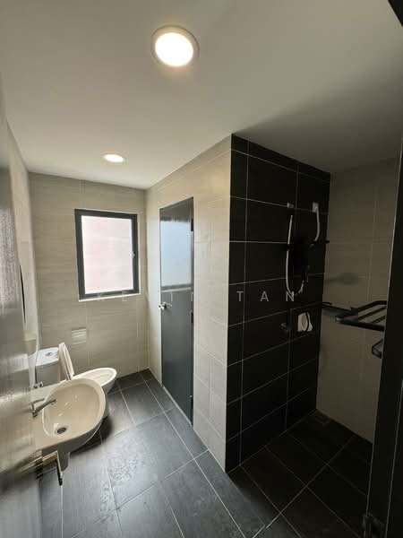 Service Residence for Rent at Yale Suites @ EduSentral - Kevin Tan - Bathroom - PropertyGuru.com.my