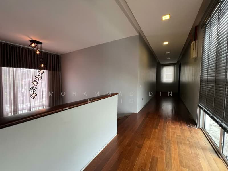 Rumah Banglo untuk Dijual di Seksyen 7 (Shah Alam) - Mohammad Din Majid - Corridor - PropertyGuru.com.my