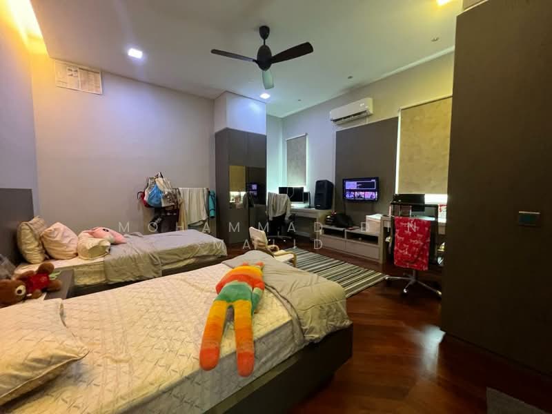 Rumah Banglo untuk Dijual di Seksyen 7 (Shah Alam) - Mohammad Din Majid - Bedroom - PropertyGuru.com.my